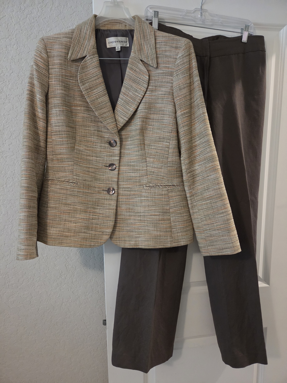 Jones New York Women's Tan Multicolor Blazer & Brown Pants Suit